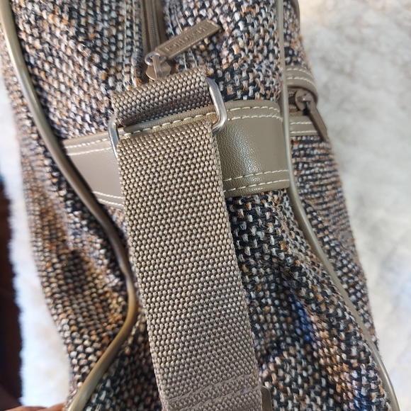 Jordache travel bag - Picture 2 of 9